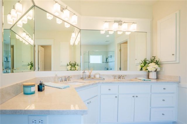 1038 Lake Viking Terrace, Altamont, MO 64620