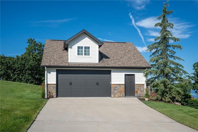 1038 Lake Viking Terrace, Altamont, MO 64620