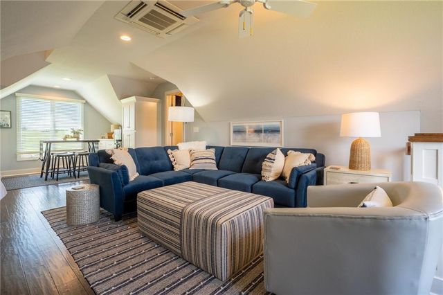 1038 Lake Viking Terrace, Altamont, MO 64620