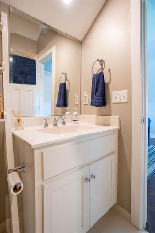 1038 Lake Viking Terrace, Altamont, MO 64620