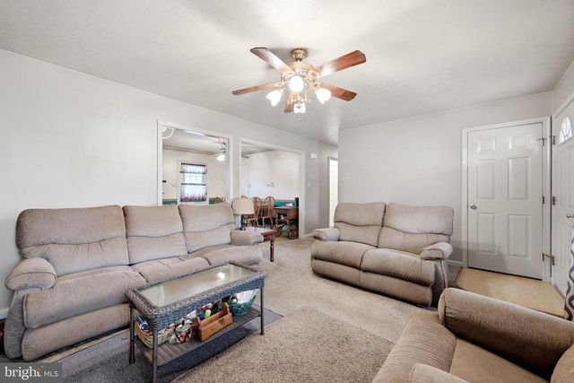 225 DUKE CIR, Strasburg, VA 22657