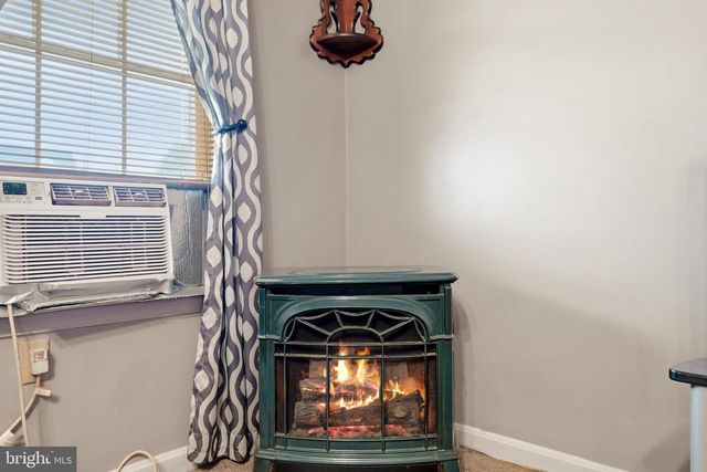 225 DUKE CIR, Strasburg, VA 22657