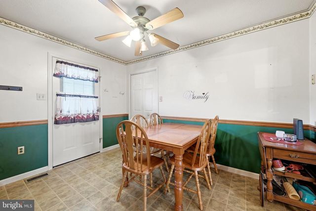 225 DUKE CIR, Strasburg, VA 22657