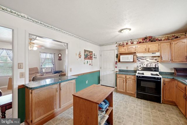 225 DUKE CIR, Strasburg, VA 22657