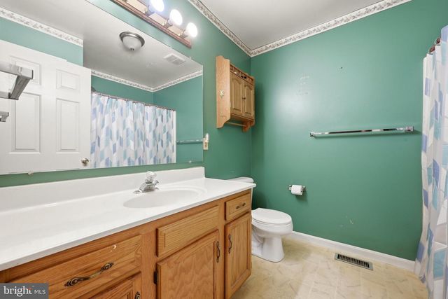 225 DUKE CIR, Strasburg, VA 22657