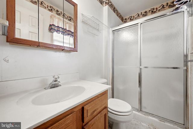 225 DUKE CIR, Strasburg, VA 22657