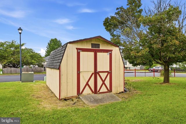 225 DUKE CIR, Strasburg, VA 22657