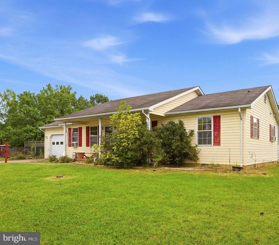 225 DUKE CIR, Strasburg, VA 22657