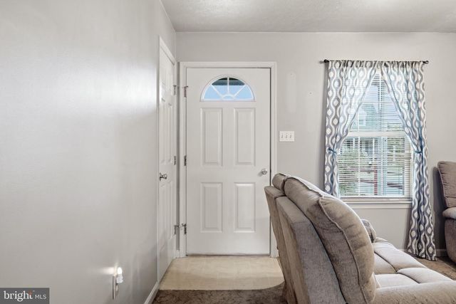 225 DUKE CIR, Strasburg, VA 22657