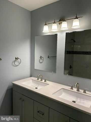 12434 ABBEY KNOLL CT, Woodbridge, VA 22192