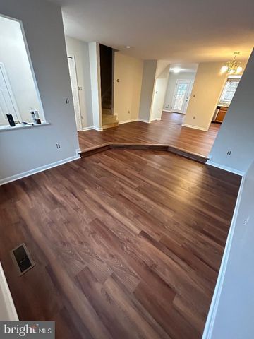 12434 ABBEY KNOLL CT, Woodbridge, VA 22192