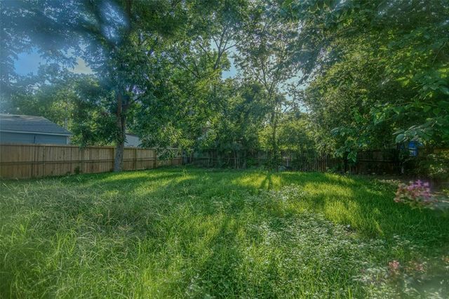 1105 Mobile Drive, Pasadena, TX 77506
