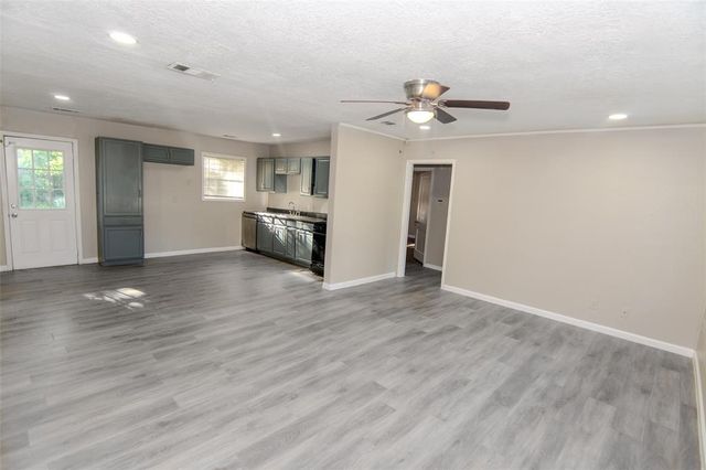 1105 Mobile Drive, Pasadena, TX 77506