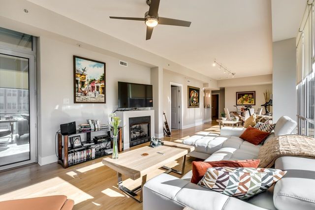 525 KEDZIE Avenue 402, Evanston, IL 60202