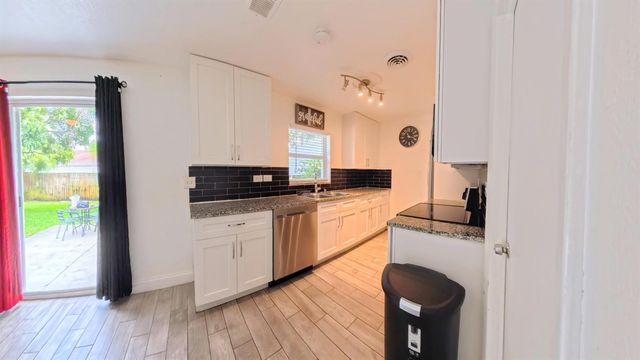 1719 15th Avenue N, Lake Worth Beach, FL 33460