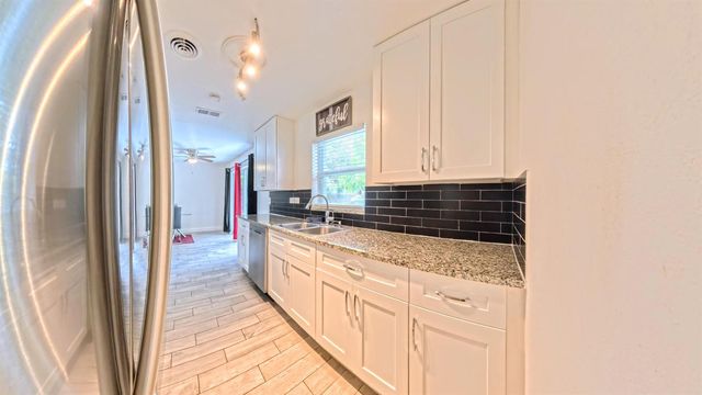 1719 15th Avenue N, Lake Worth Beach, FL 33460