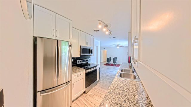 1719 15th Avenue N, Lake Worth Beach, FL 33460