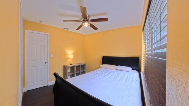 1719 15th Avenue N, Lake Worth Beach, FL 33460