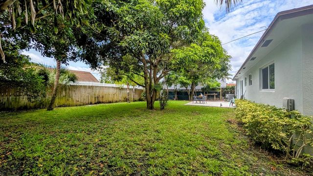 1719 15th Avenue N, Lake Worth Beach, FL 33460