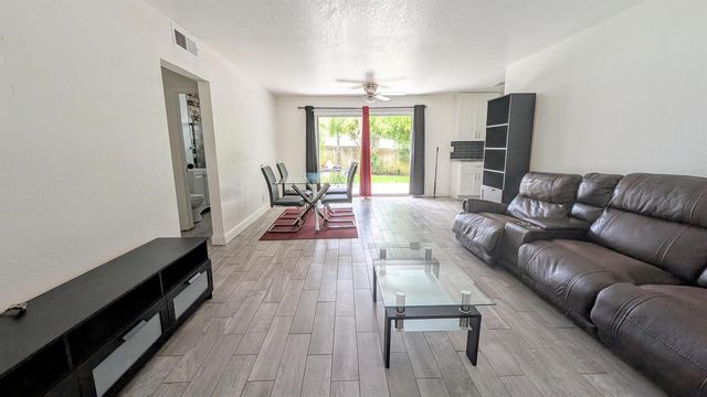 1719 15th Avenue N, Lake Worth Beach, FL 33460