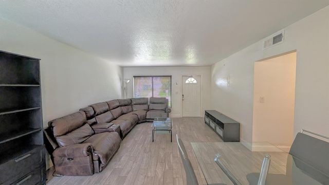 1719 15th Avenue N, Lake Worth Beach, FL 33460
