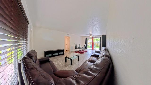 1719 15th Avenue N, Lake Worth Beach, FL 33460