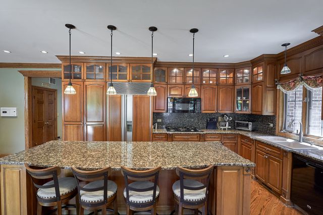 9508 Natoma Avenue, Oak Lawn, IL 60453