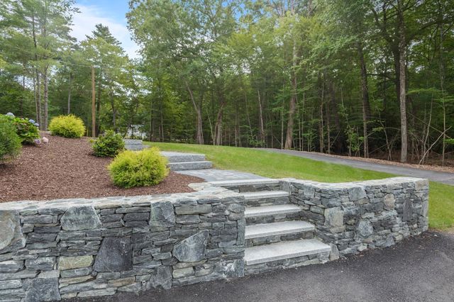 43 Martin Rd, Douglas, MA 01516