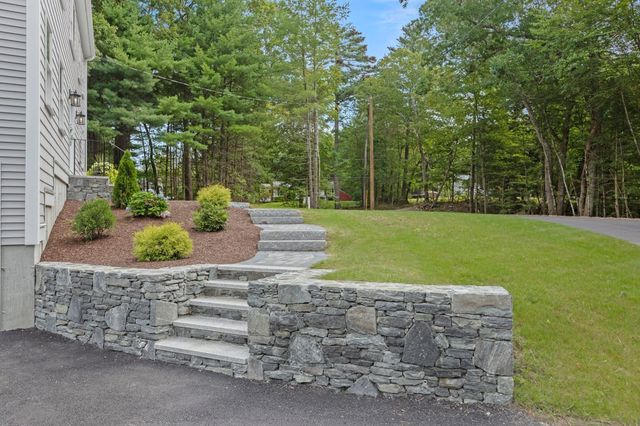 43 Martin Rd, Douglas, MA 01516