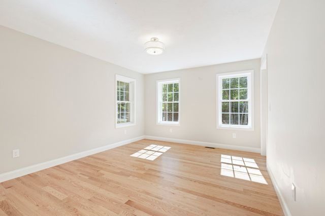 43 Martin Rd, Douglas, MA 01516