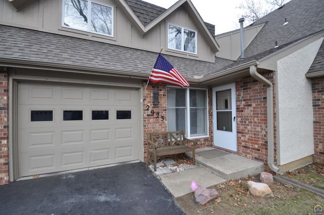 2923 SW Foxcroft 3 CT, Topeka, KS 66614