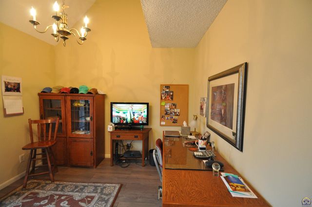 2923 SW Foxcroft 3 CT, Topeka, KS 66614