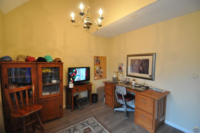 2923 SW Foxcroft 3 CT, Topeka, KS 66614