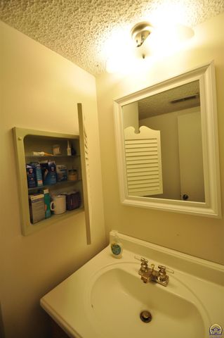 2923 SW Foxcroft 3 CT, Topeka, KS 66614