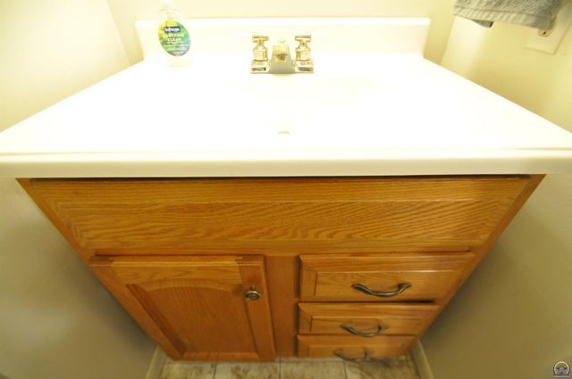 2923 SW Foxcroft 3 CT, Topeka, KS 66614