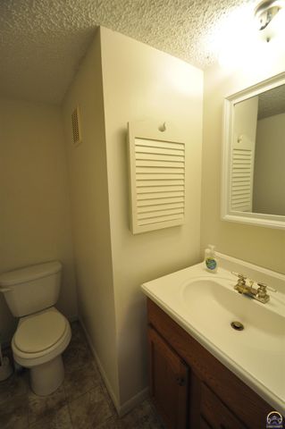 2923 SW Foxcroft 3 CT, Topeka, KS 66614