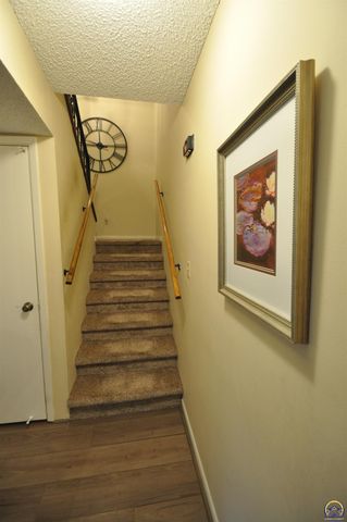 2923 SW Foxcroft 3 CT, Topeka, KS 66614