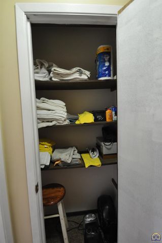 2923 SW Foxcroft 3 CT, Topeka, KS 66614