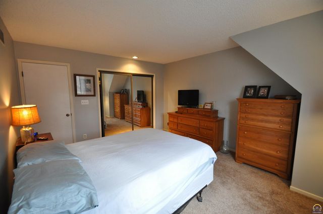 2923 SW Foxcroft 3 CT, Topeka, KS 66614