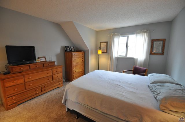 2923 SW Foxcroft 3 CT, Topeka, KS 66614