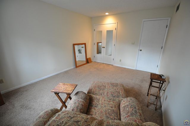 2923 SW Foxcroft 3 CT, Topeka, KS 66614