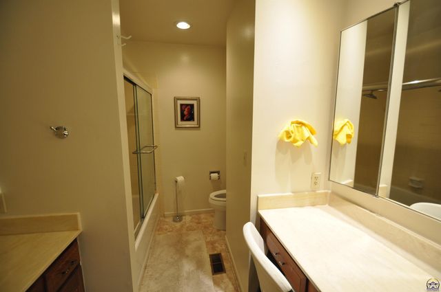 2923 SW Foxcroft 3 CT, Topeka, KS 66614