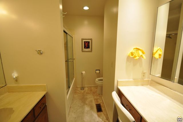 2923 SW Foxcroft 3 CT, Topeka, KS 66614