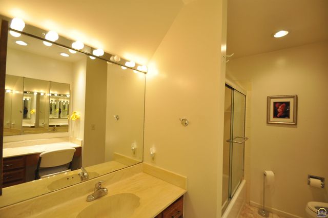 2923 SW Foxcroft 3 CT, Topeka, KS 66614