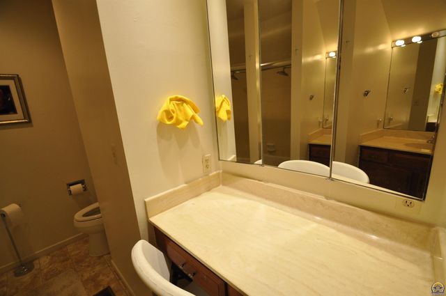 2923 SW Foxcroft 3 CT, Topeka, KS 66614