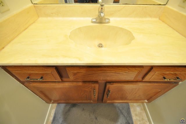 2923 SW Foxcroft 3 CT, Topeka, KS 66614