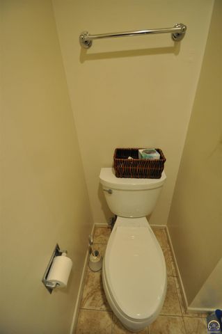 2923 SW Foxcroft 3 CT, Topeka, KS 66614