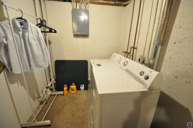 2923 SW Foxcroft 3 CT, Topeka, KS 66614