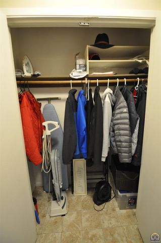 2923 SW Foxcroft 3 CT, Topeka, KS 66614