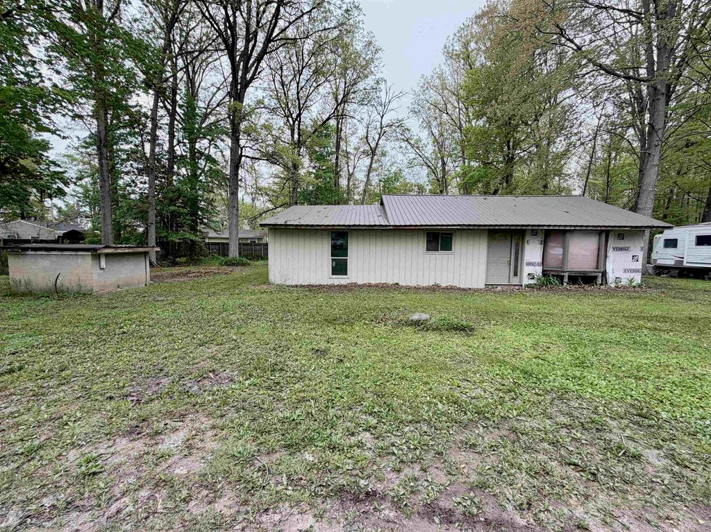 3960 Mccullum Road, Beaverton, MI 48612